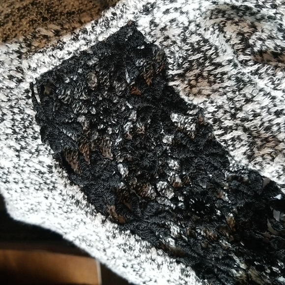 Sweetly Wonderful knit top. - Picture 7 of 7